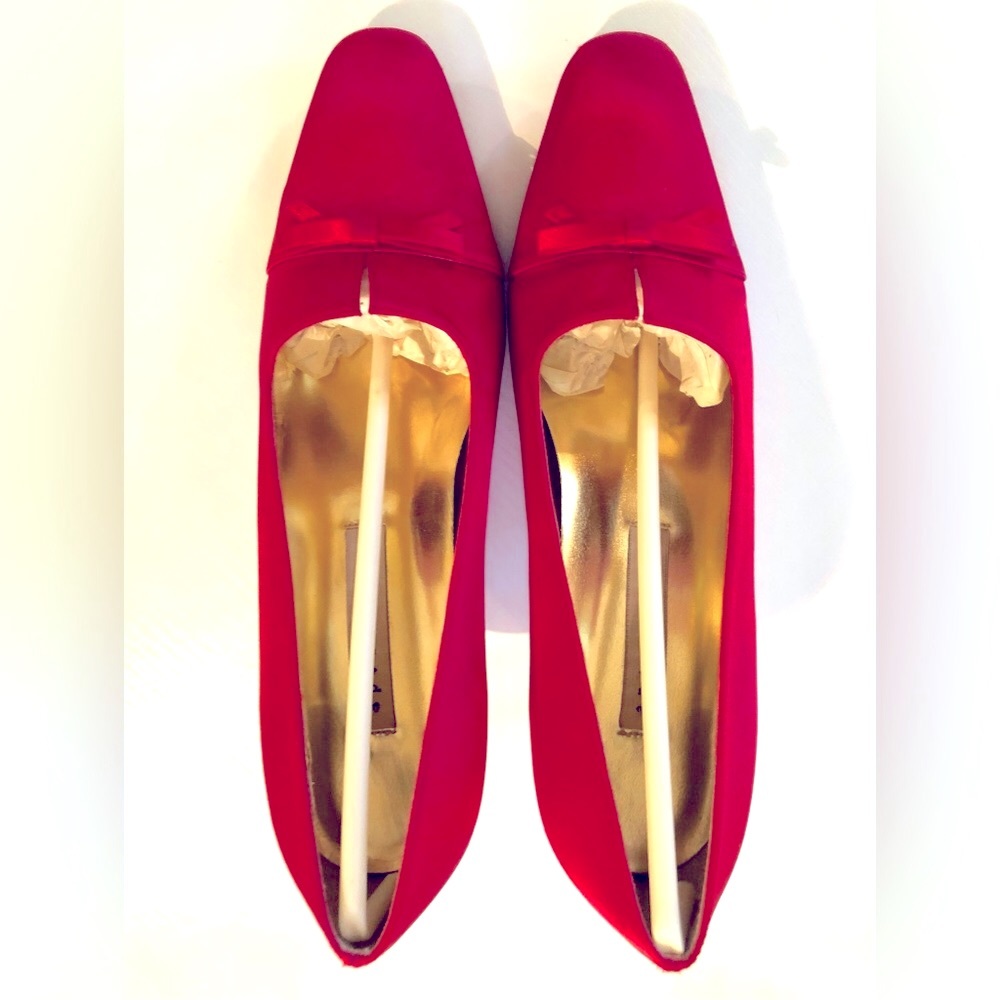 Red Satin pump bow detail 3 inch heel leather sole size 7.5 - Picture 16 of 16